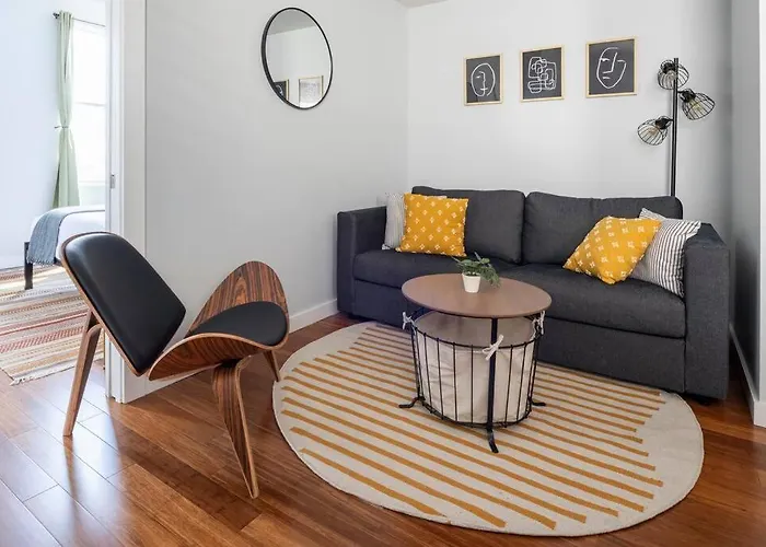 Otr, Queen Bed, 50In Tv, Workspace, Near Lightrail